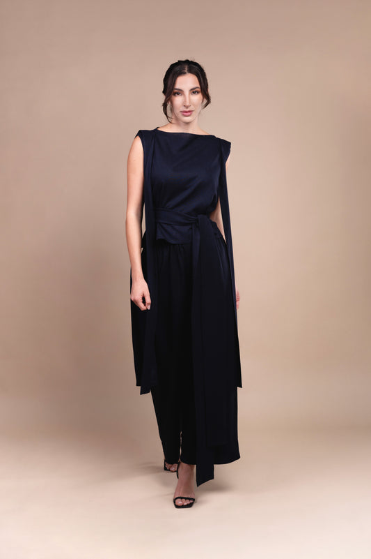 Conjunto con blusa entallada y amplios pantalones